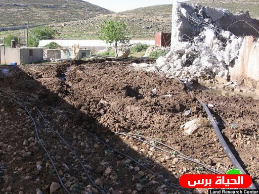 الاحتلال يردم 3 برك مياه زراعية في الجفتلك